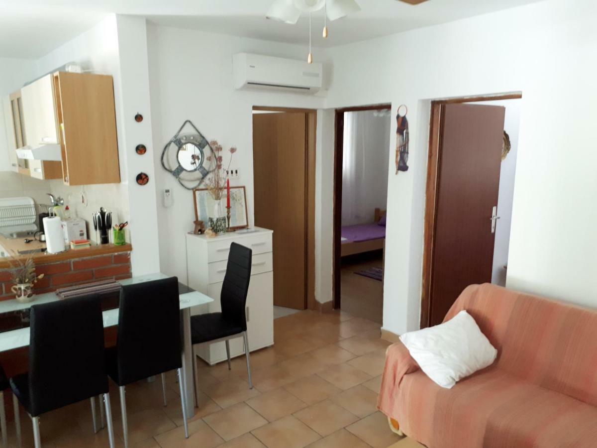 Apartman Fox พิโรวัซ ภายนอก รูปภาพ