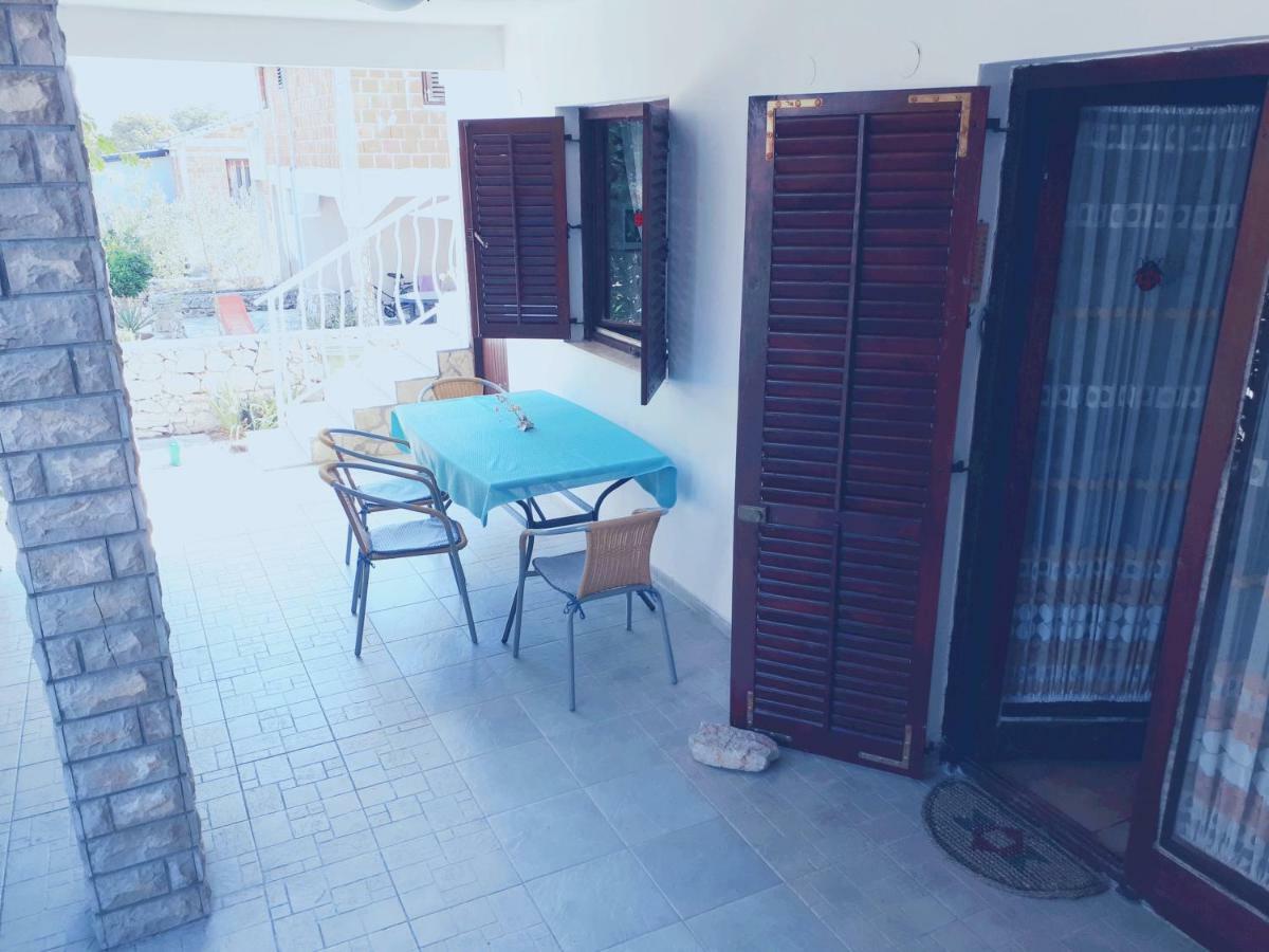 Apartman Fox พิโรวัซ ภายนอก รูปภาพ