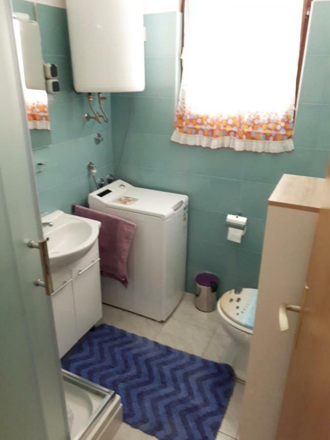 Apartman Fox พิโรวัซ ภายนอก รูปภาพ